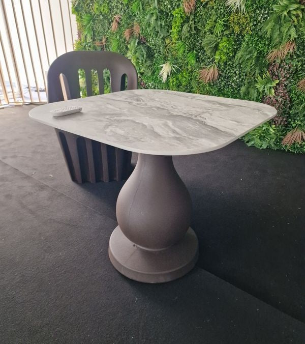 Table Ottocento Slide